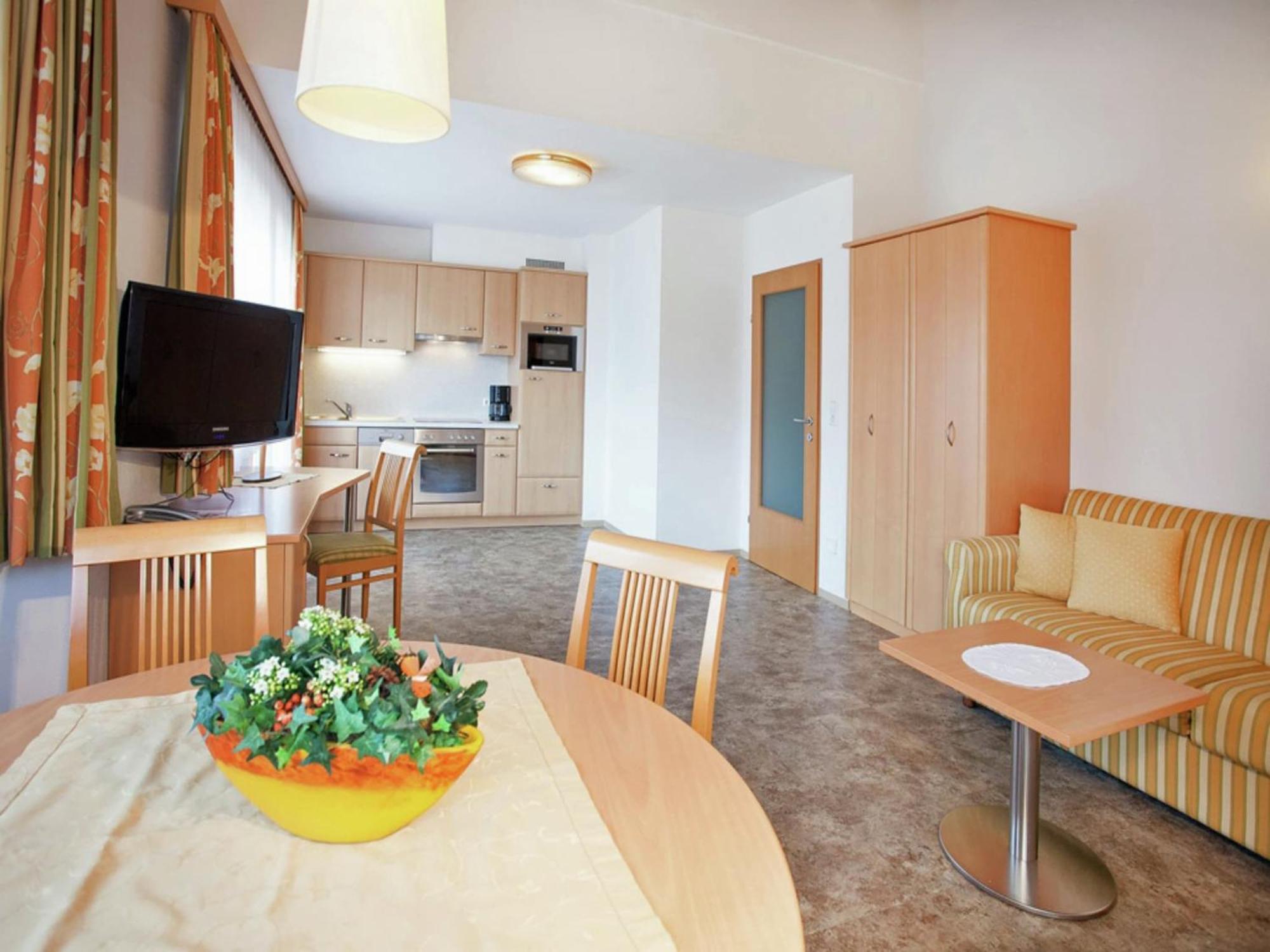 Attractive Holiday Home In Kaltenbach On The Ski Slope Stumm Bagian luar foto