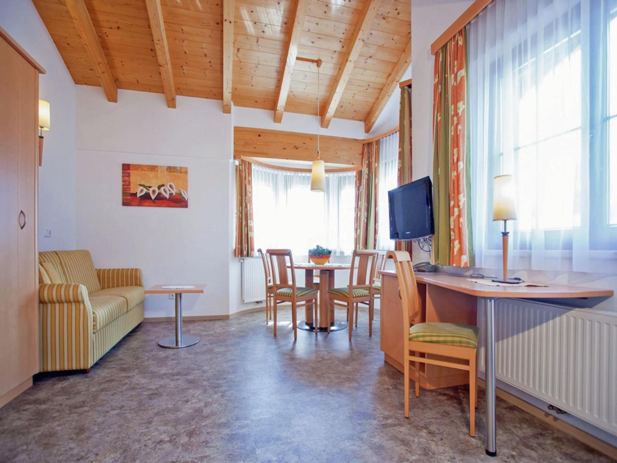 Attractive Holiday Home In Kaltenbach On The Ski Slope Stumm Bagian luar foto