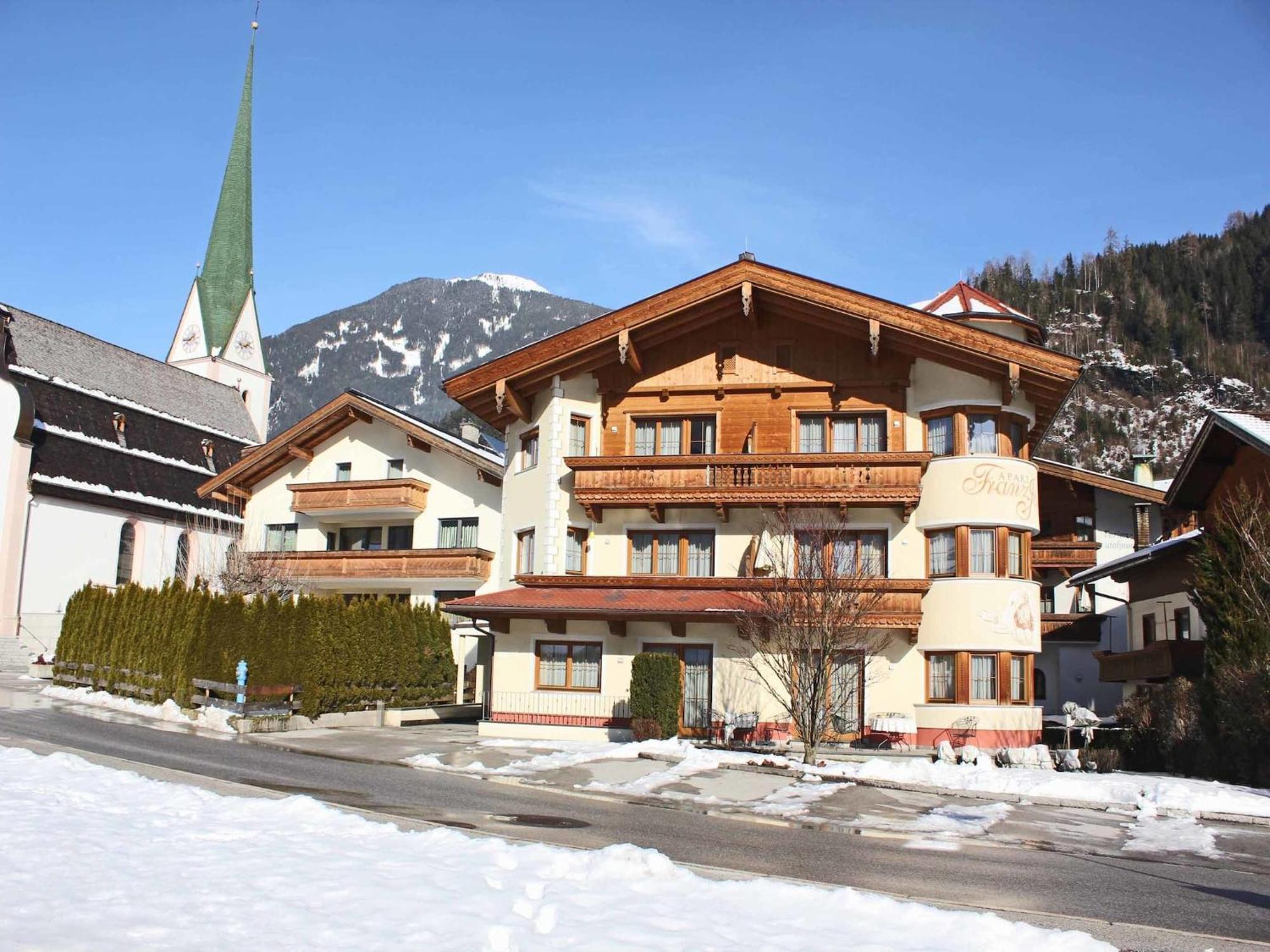 Attractive Holiday Home In Kaltenbach On The Ski Slope Stumm Bagian luar foto