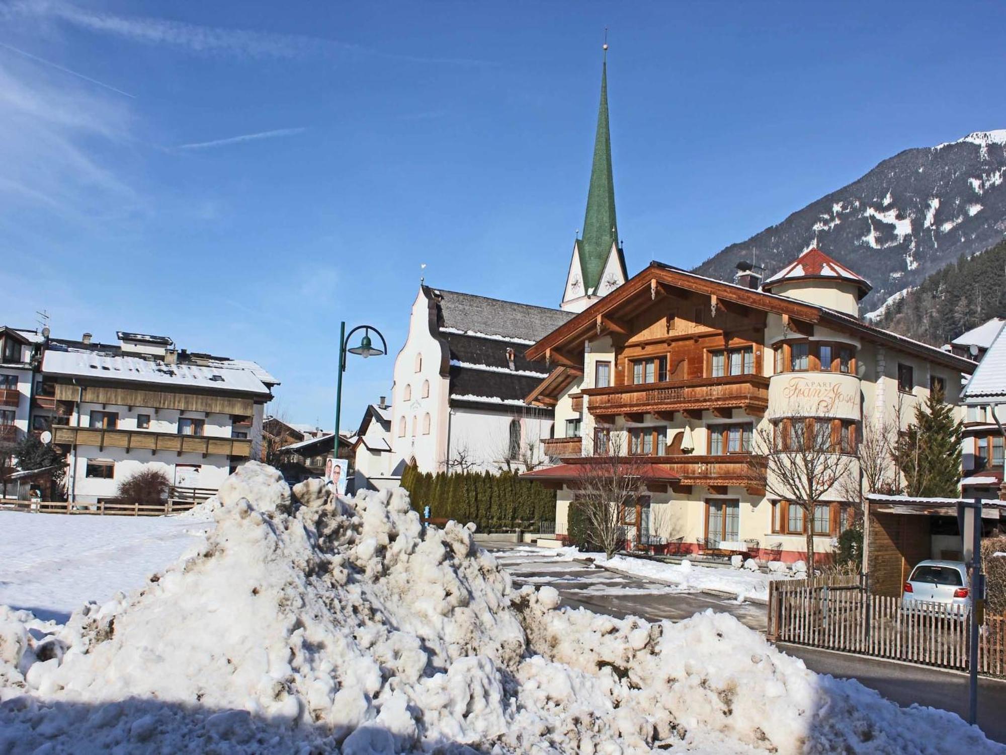 Attractive Holiday Home In Kaltenbach On The Ski Slope Stumm Bagian luar foto